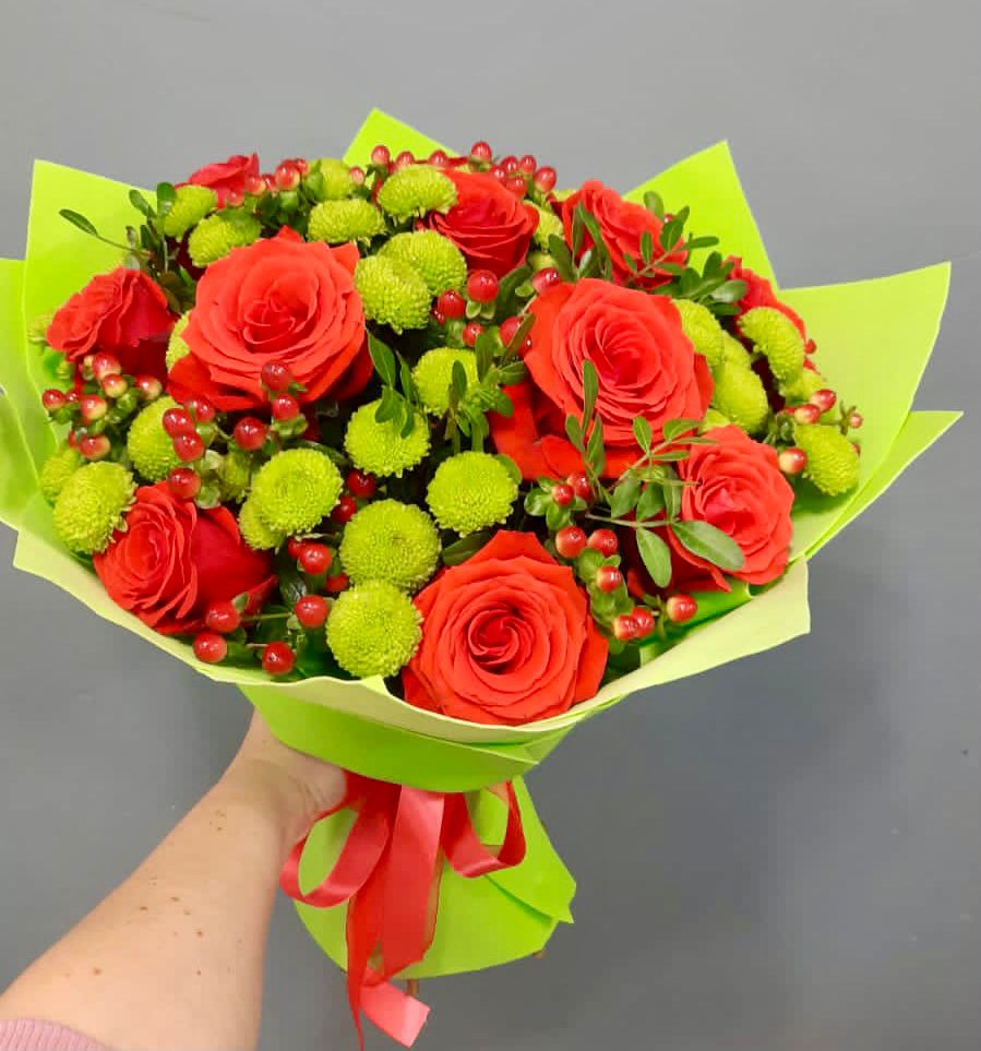 Букет цветов из: Хризантемы и Розы в Алферьево