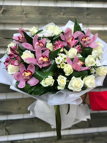 Букет цветов из: Розы и Хризантемы в Алферьево
