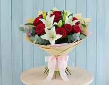 Букет цветов из:  Лилии и Розы в Алферьево