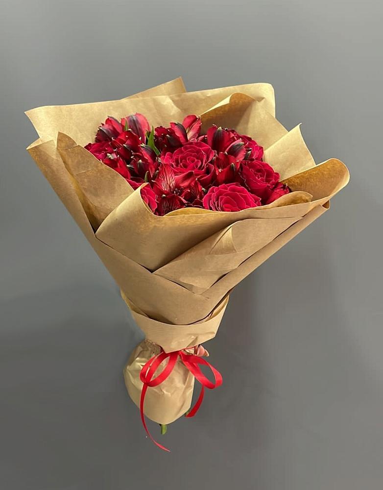 Букет цветов из: Альстромерии и Розы в Алферьево