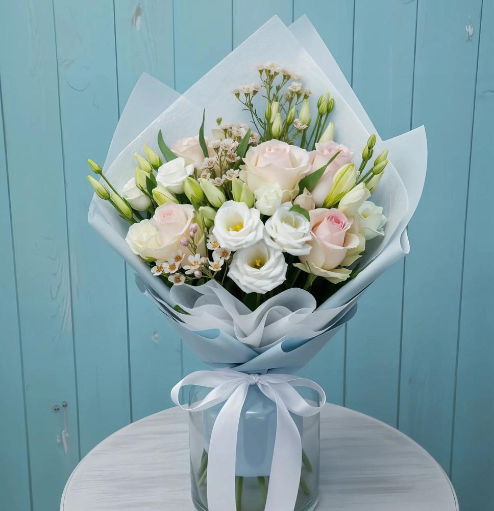 Букет цветов из: Розы и Лизиантусы в Алферьево