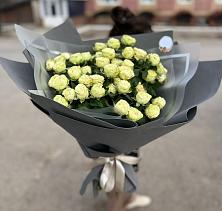 Букет Белые кустовые розы Солинеро в Алферьево