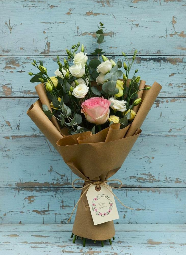 Букет цветов из: Розы и Лизиантусы в Алферьево