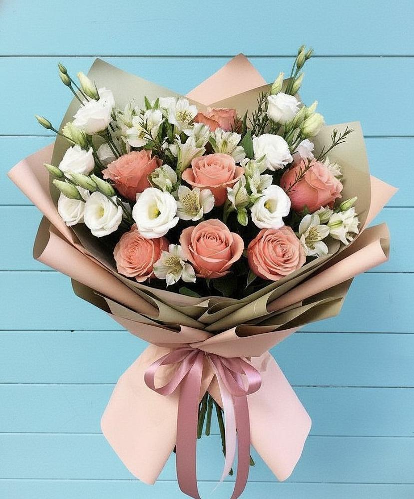 Букет цветов из: Розы, Альстромерии и Лизиантусы в Алферьево