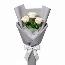 Букет 3 белые розы в Алферьево