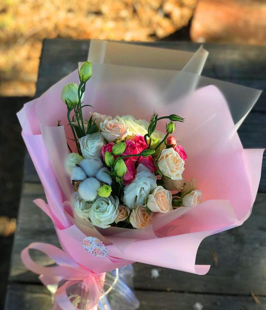 Букет цветов из: Розы и Лизиантусы в Алферьево