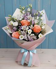 Букет цветов из:  Лизиантусы, Розы, Альстромерии и Гипсофила в Алферьево
