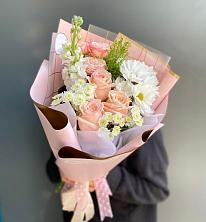Букет цветов из:  Хризантемы и Розы в Алферьево