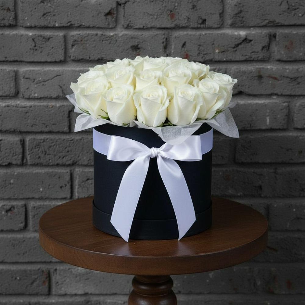 Цветочная композиция из Розы в шляпной коробке в Алферьево