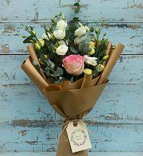 Букет цветов из:  Розы и Лизиантусы в Алферьево