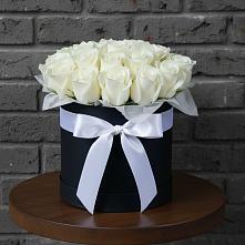 Цветочная композиция из Розы в шляпной коробке в Алферьево