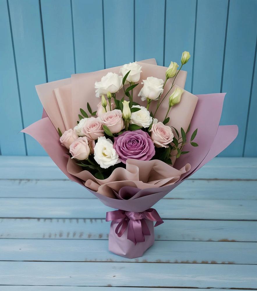 Букет цветов из: Розы и Лизиантусы в Алферьево